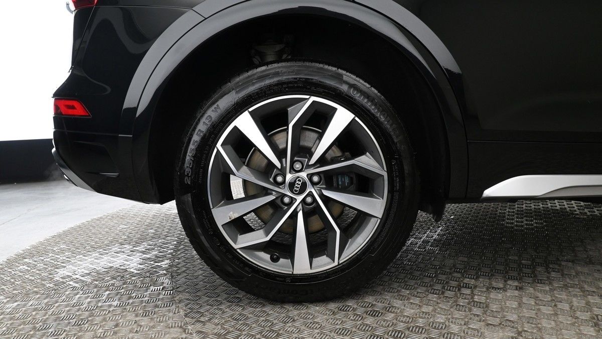 Audi Q5 Image 8