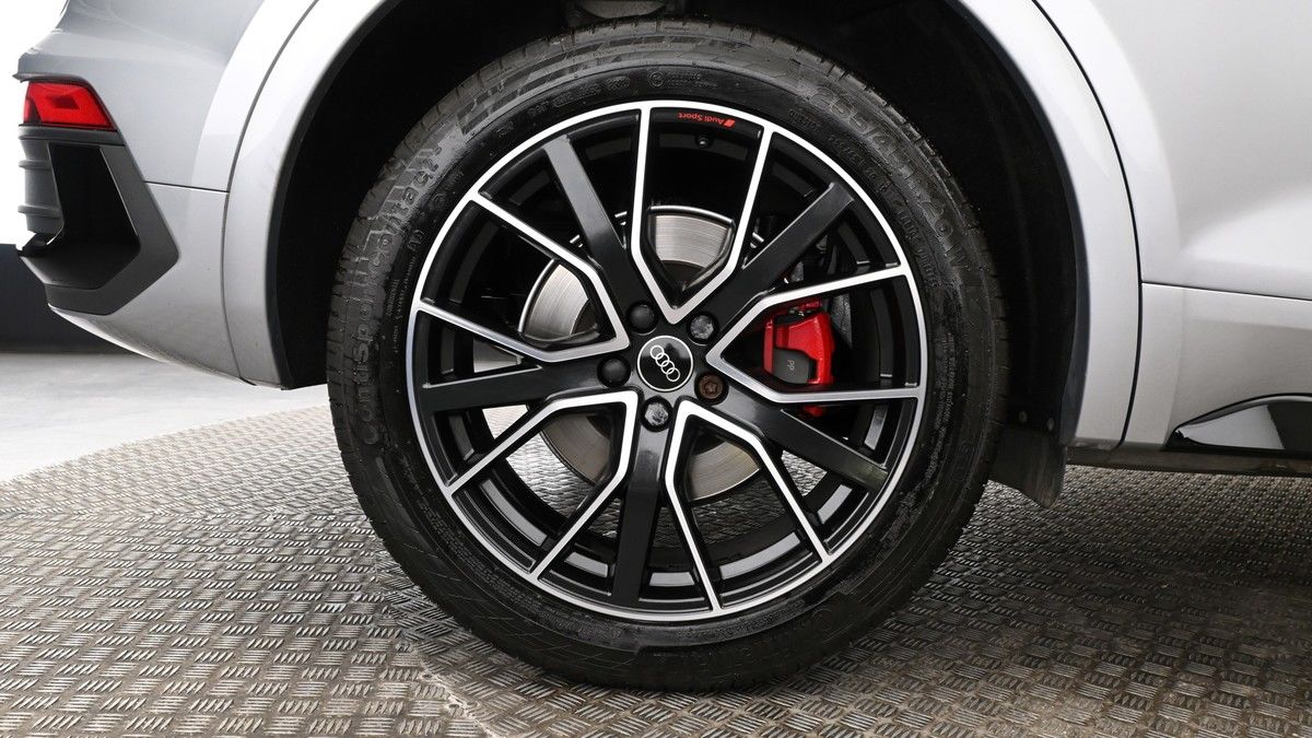 Audi Q5 Image 9