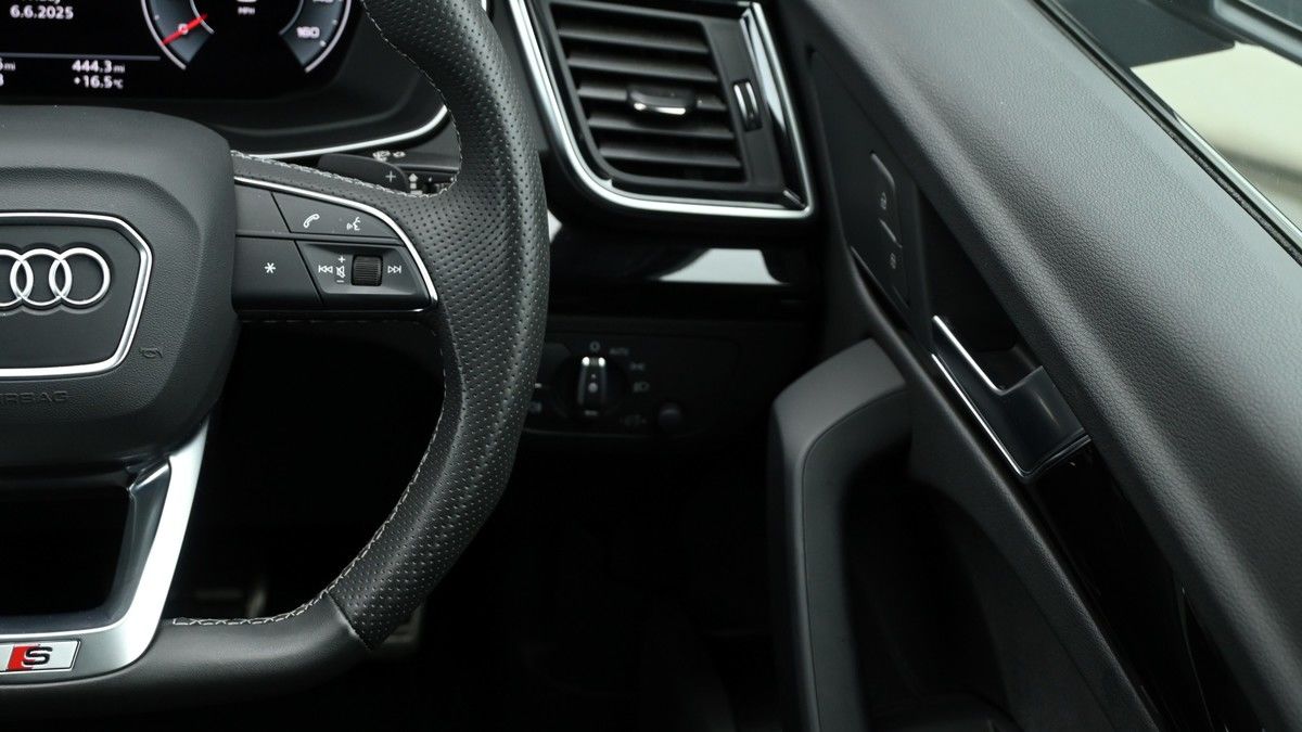 Audi Q5 Image 16