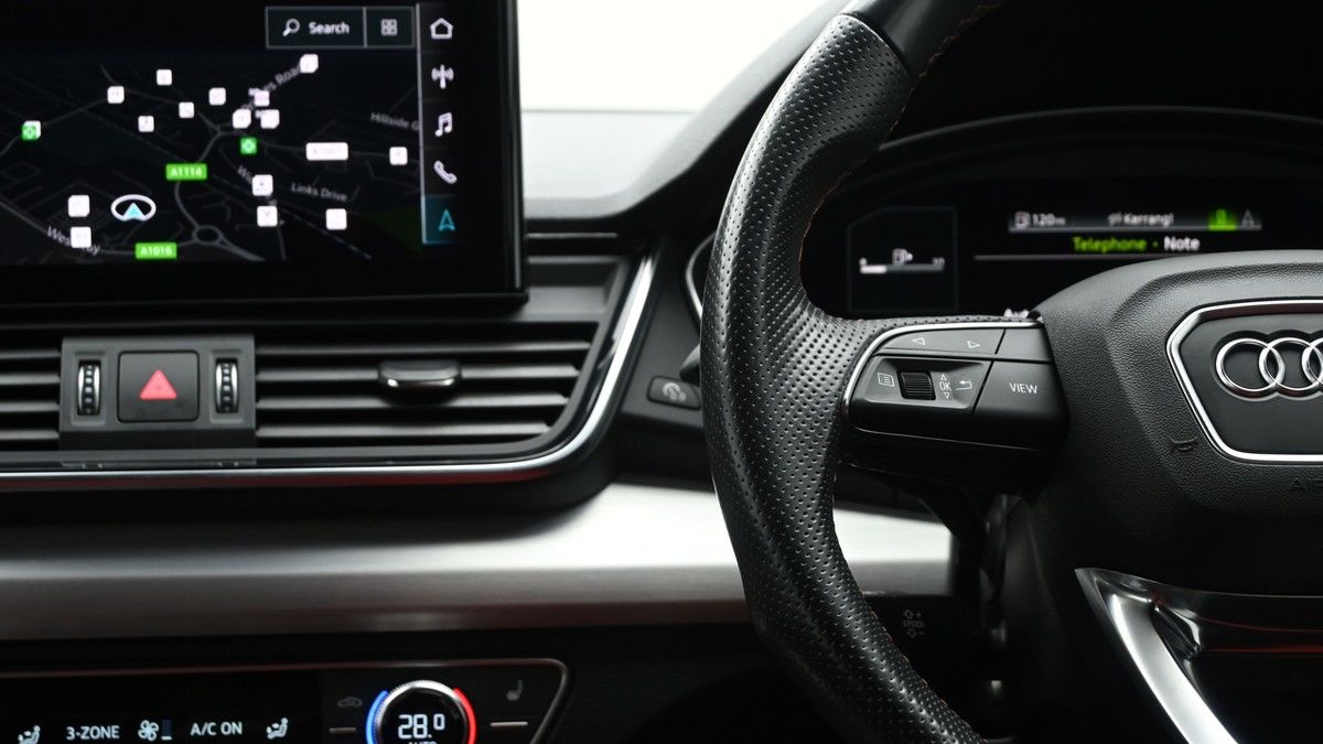 Audi SQ5 Image 14