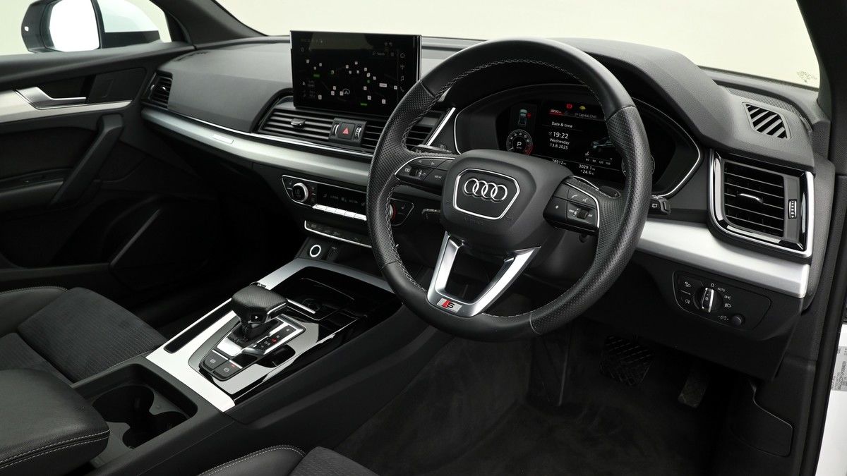Audi Q5 Image 2