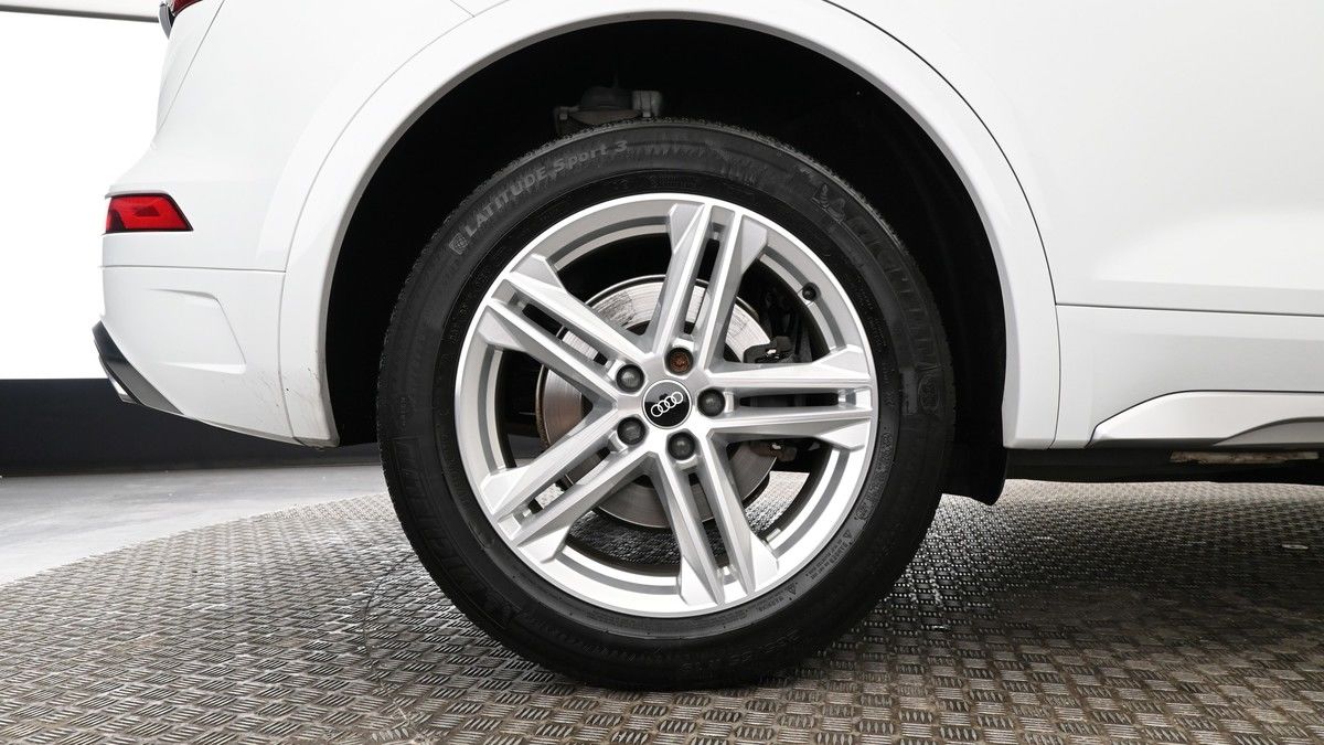 Audi Q5 Image 8