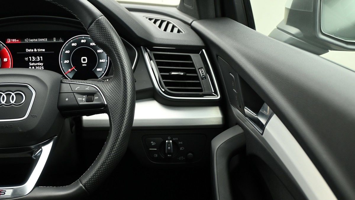 Audi SQ5 Image 16