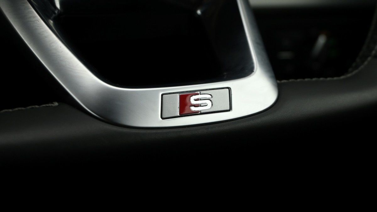 Audi SQ5 Image 12