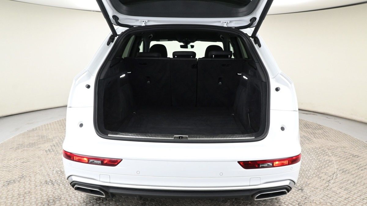 Audi Q5 Image 10
