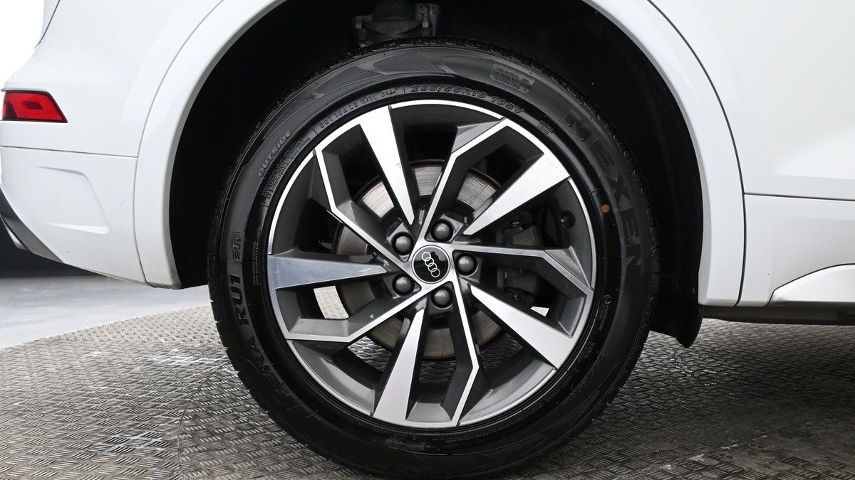Audi Q5 Image 9