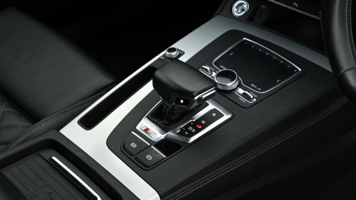 Audi SQ5 Image 2