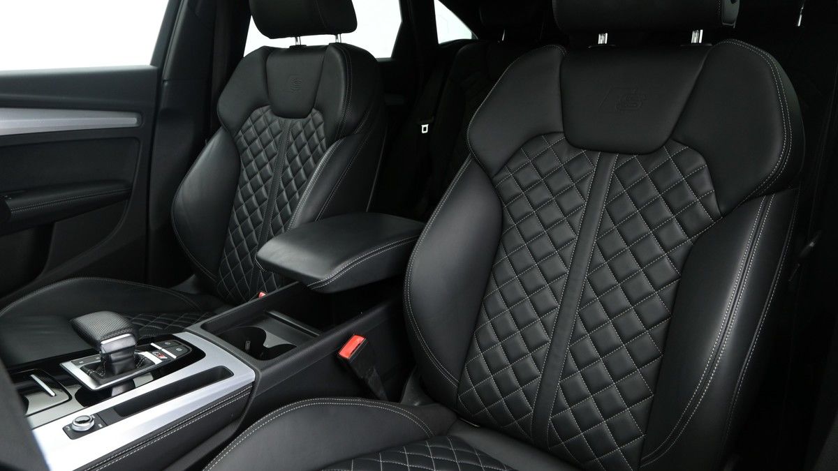 More views of Audi SQ5