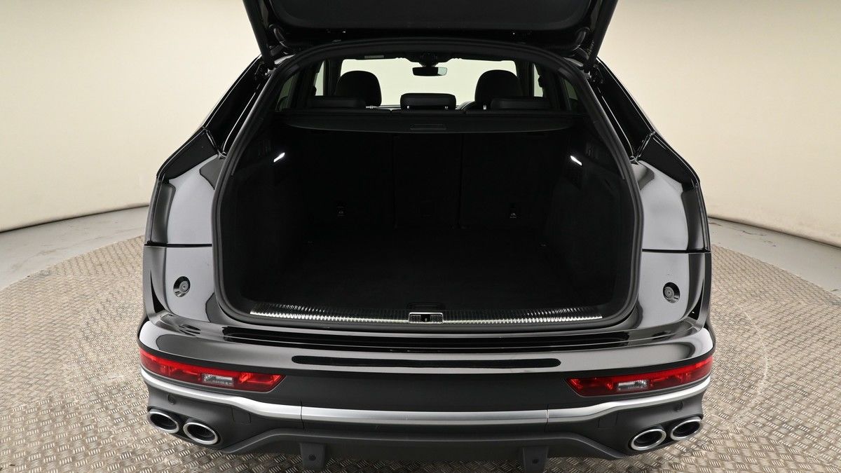 Audi SQ5 Image 10