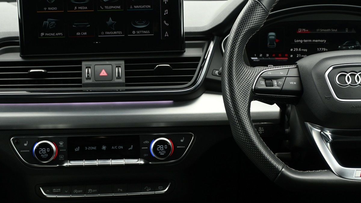 Audi SQ5 Image 15