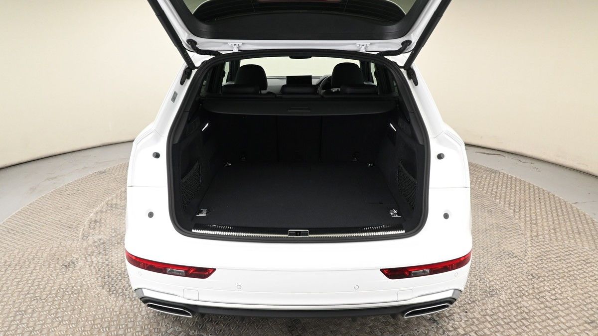 Audi Q5 Image 9