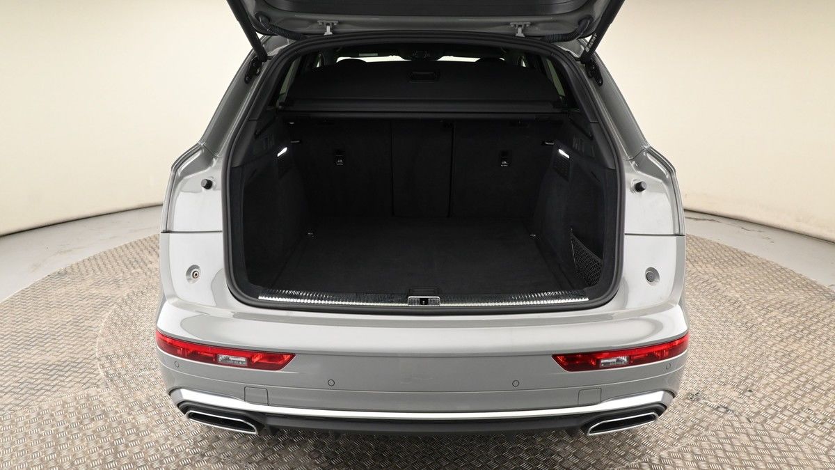 Audi Q5 Image 9