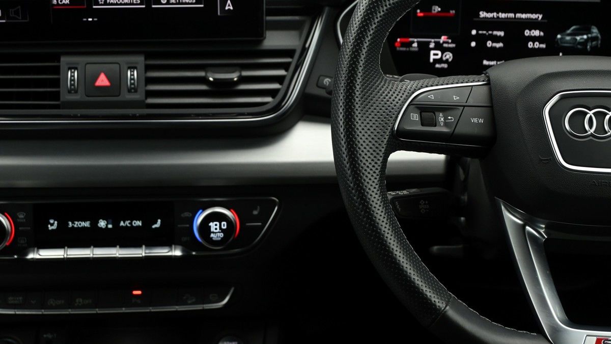 Audi Q5 Image 14