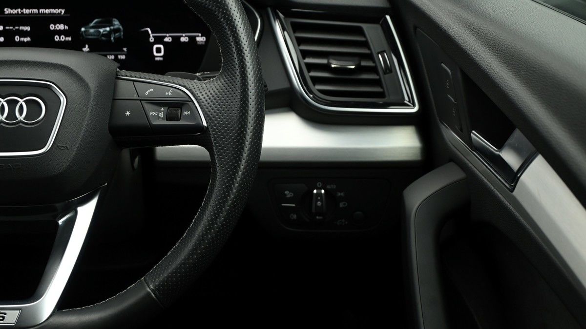 Audi Q5 Image 15