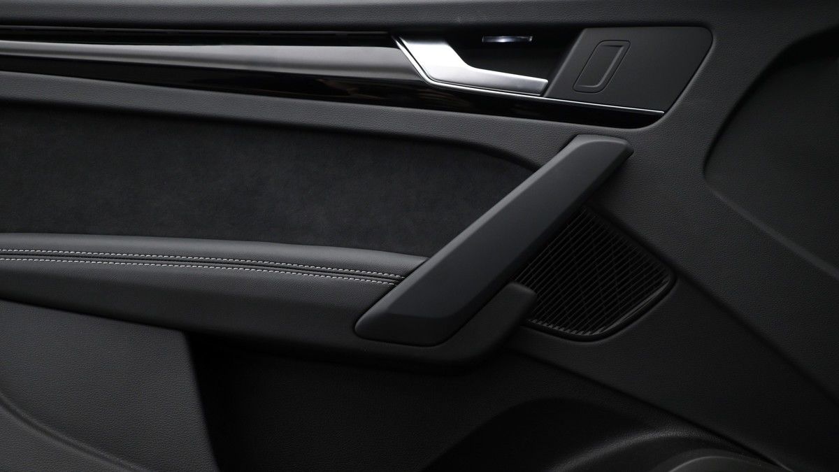 Audi Q5 Image 12