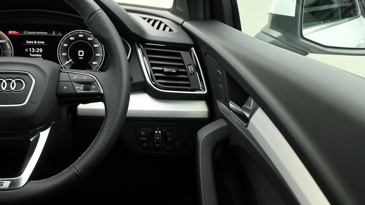 Audi Q5 Image 16