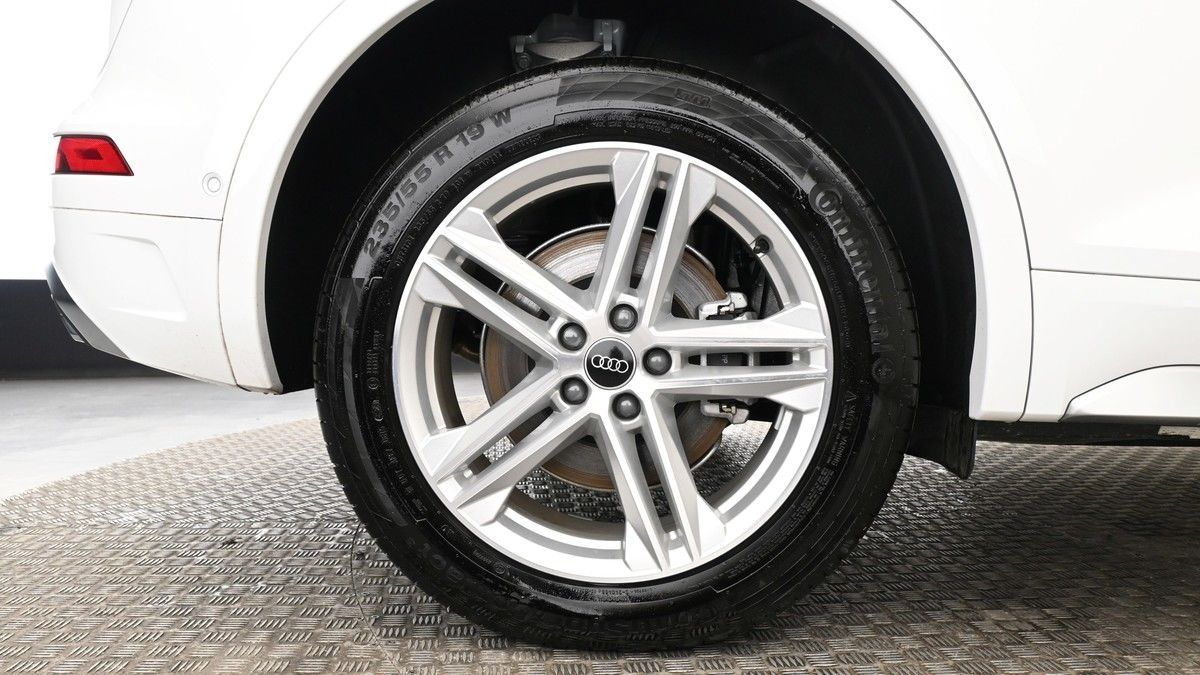 Audi Q5 Image 9