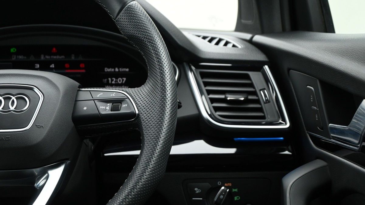 Audi SQ5 Image 15
