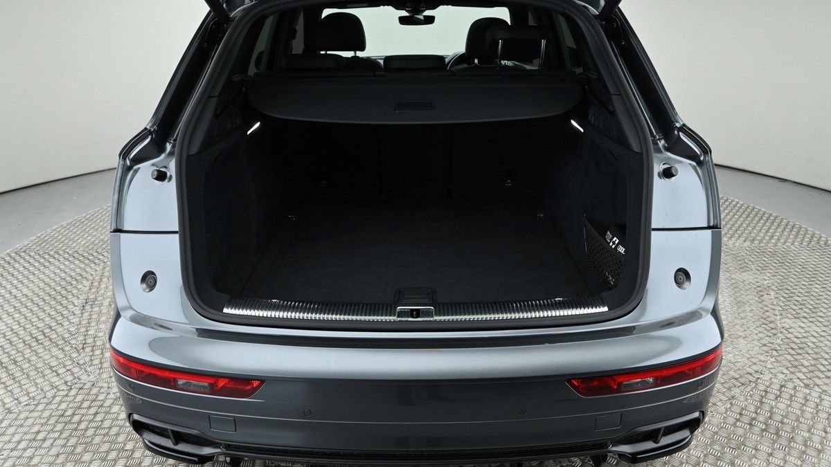Audi SQ5 Image 10