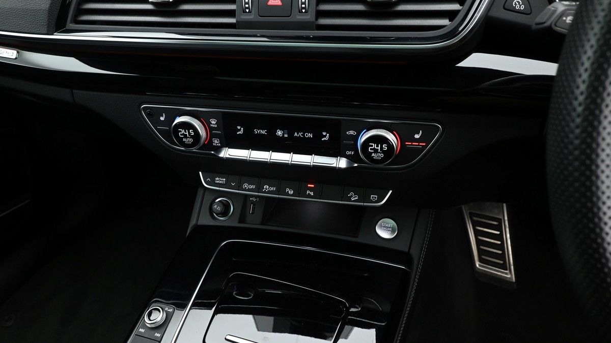 Audi Q5 Image 12