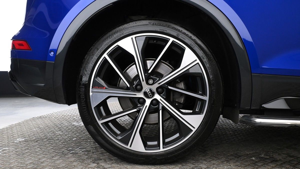 Audi Q5 Image 9