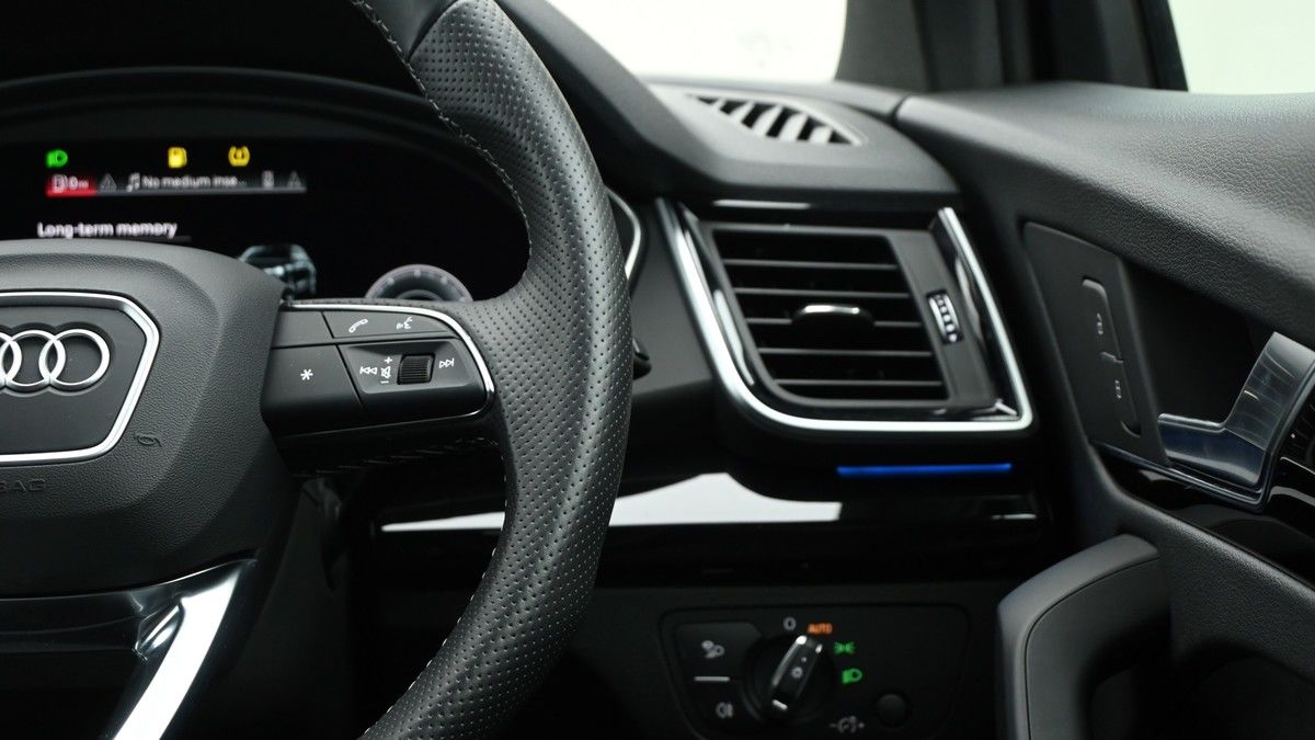 Audi Q5 Image 15