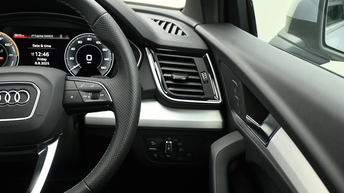 Audi Q5 Image 16