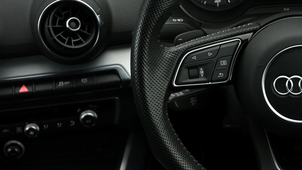 Audi SQ2 Image 15
