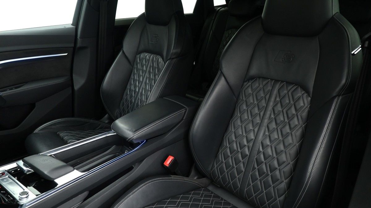 Audi e-tron S Image 3
