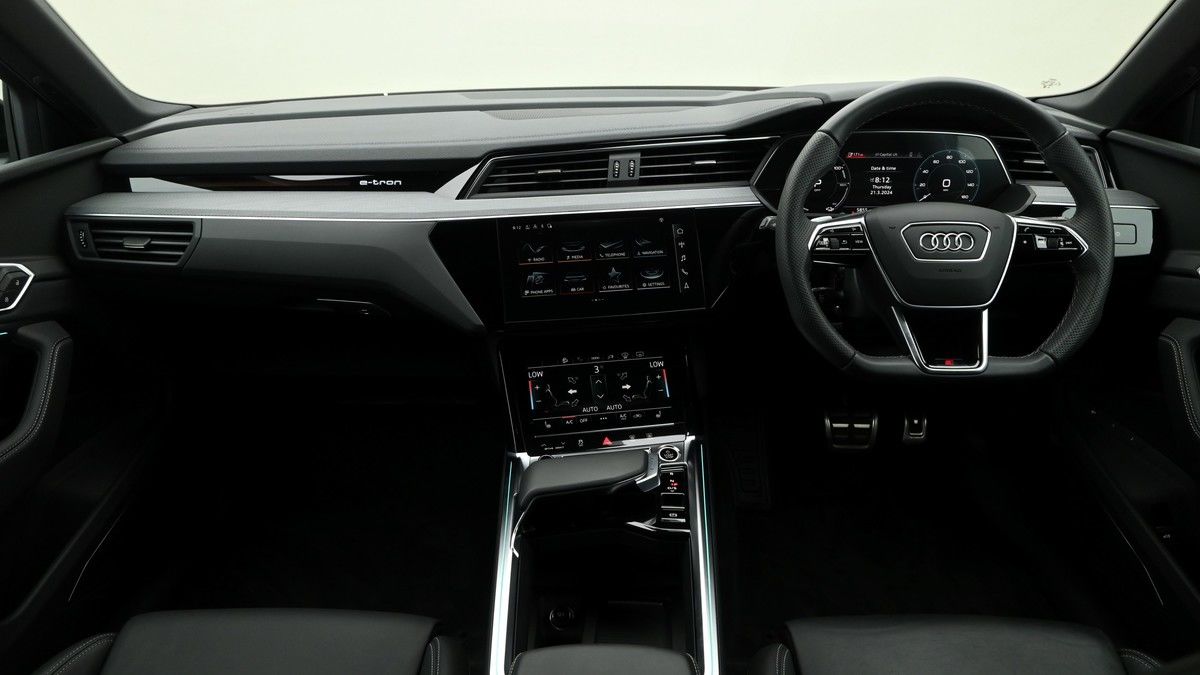 Audi Q8 e-tron Image 14