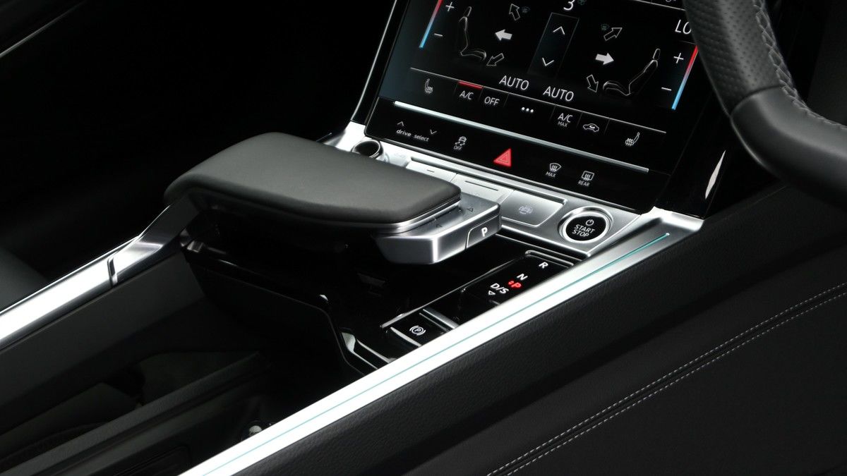 Audi Q8 e-tron Image
