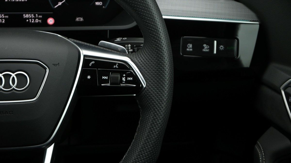 Audi Q8 e-tron Image 16