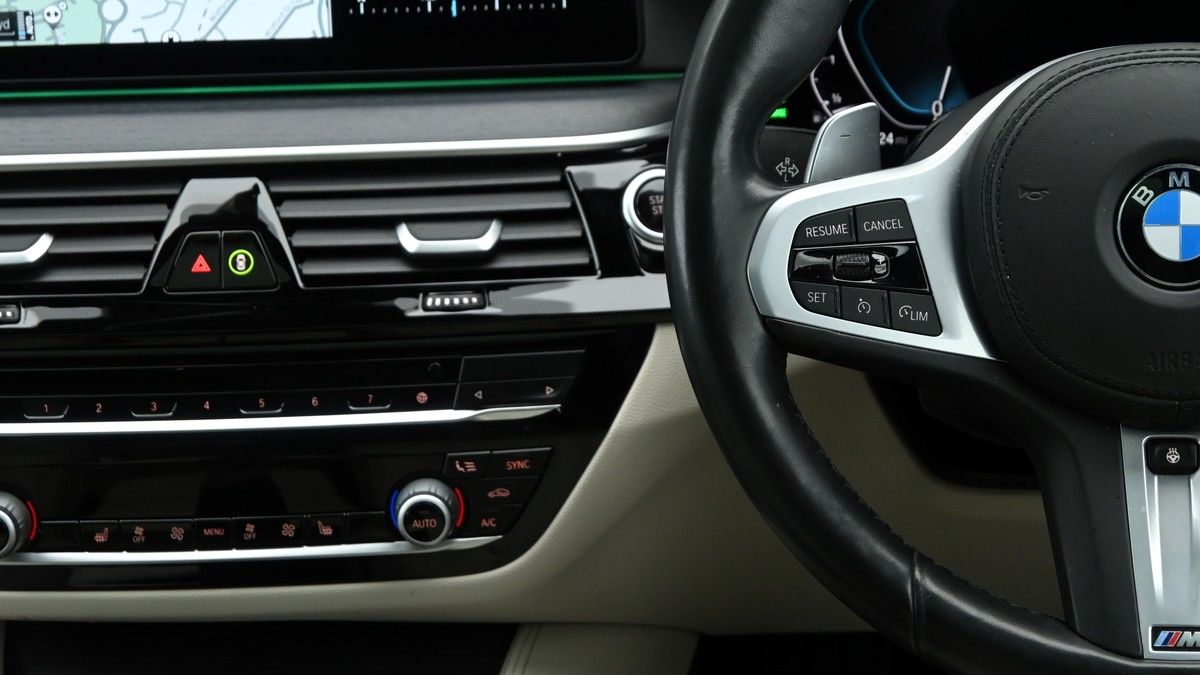 BMW 5 Series Image 15