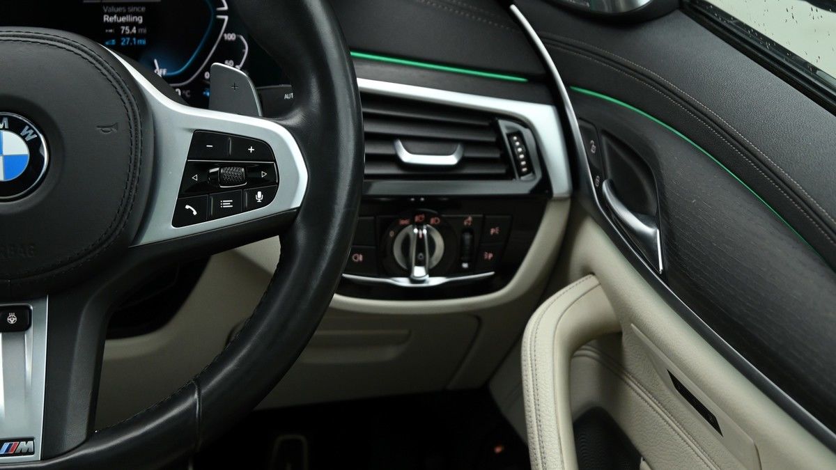 BMW 5 Series Image 16