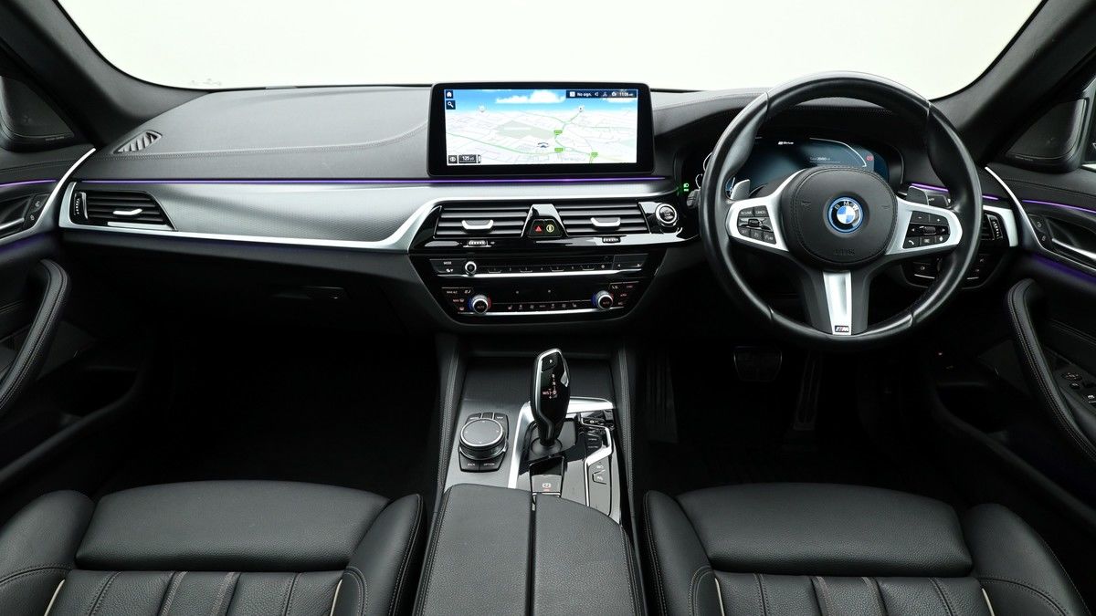 BMW 5 Series Image 14