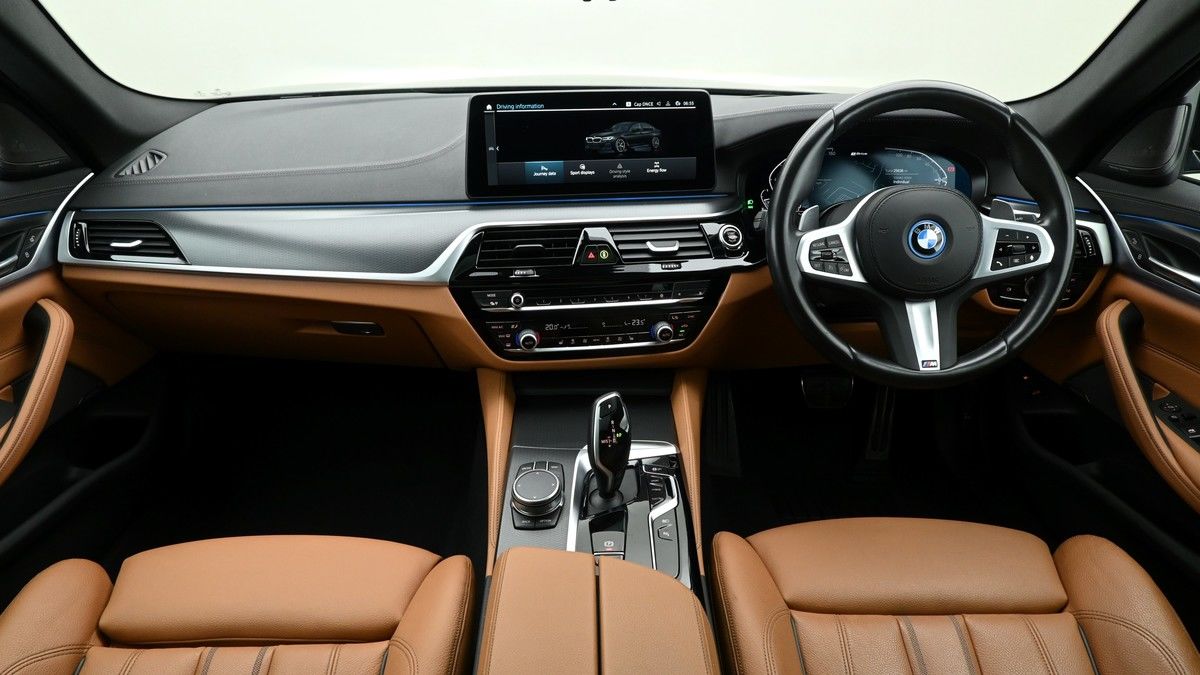 BMW 5 Series Image 14