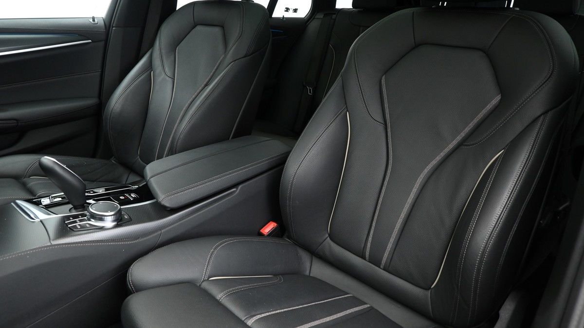 BMW 5 Series Image 4