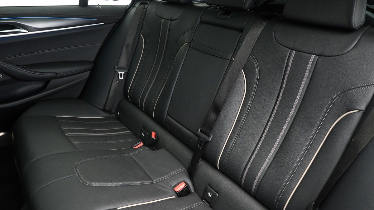 BMW 5 Series Image 5