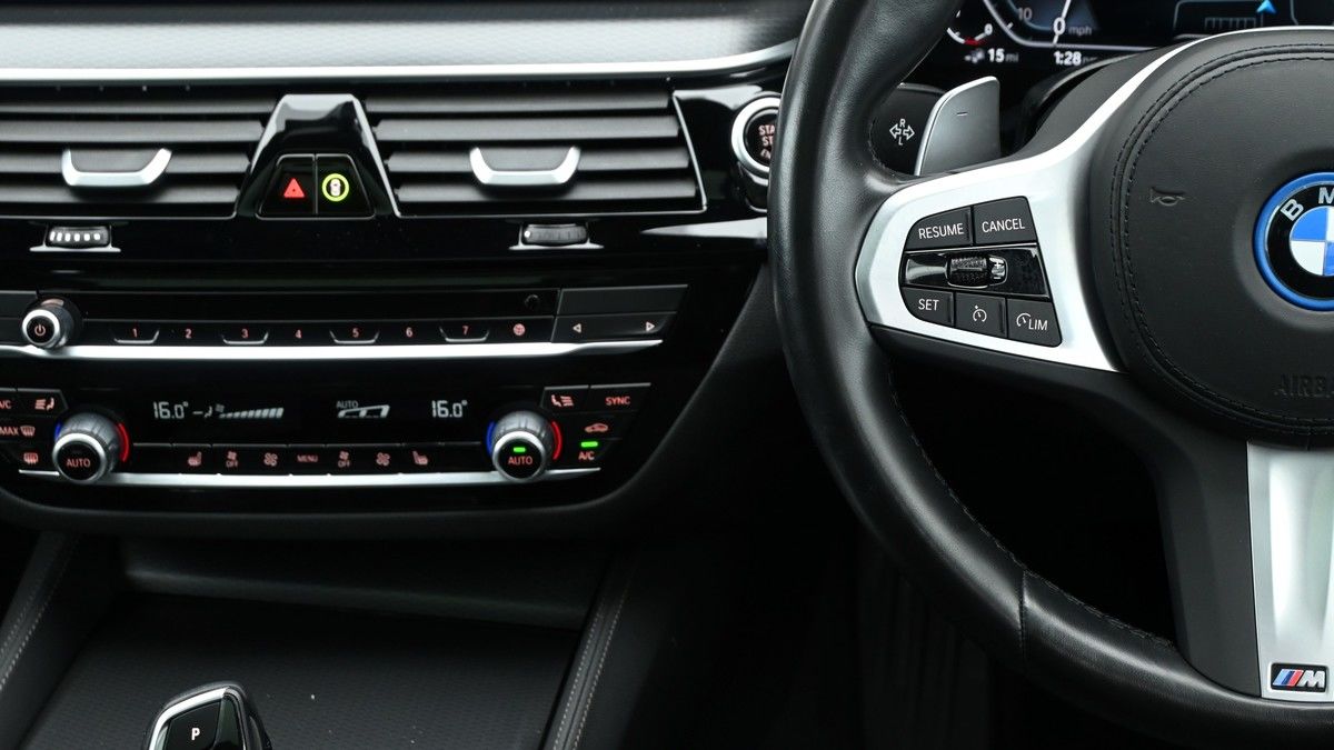 BMW 5 Series Image 15