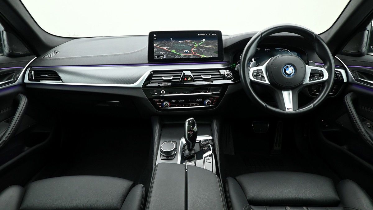 BMW 5 Series Image 14
