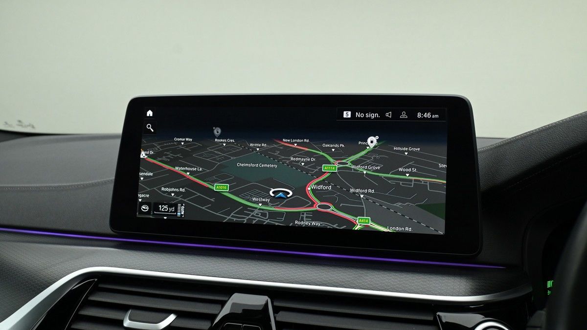 BMW 5 Series Image 11