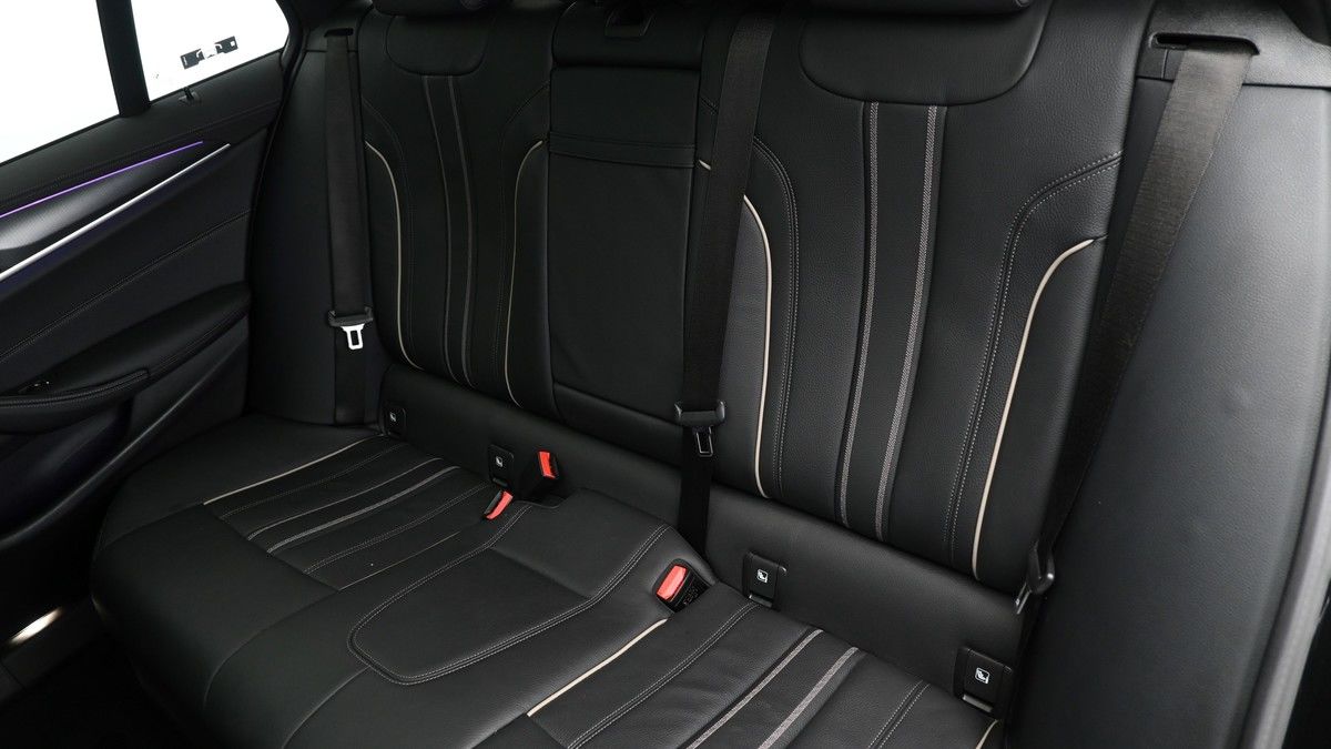 BMW 5 Series Image 5