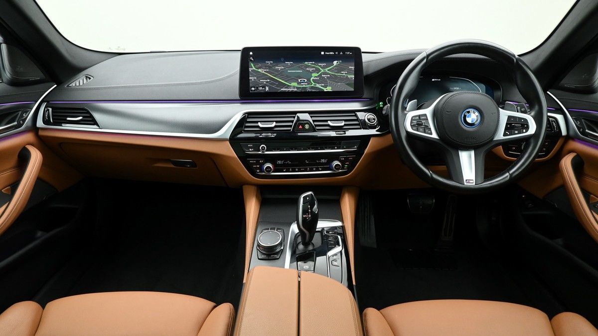 BMW 5 Series Image 14