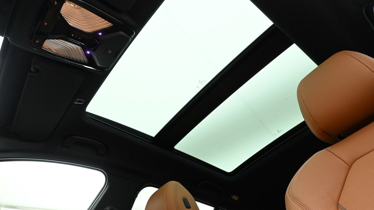 BMW 5 Series Image 2