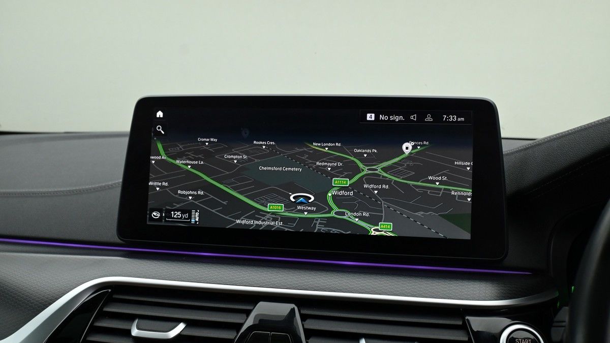 BMW 5 Series Image 11