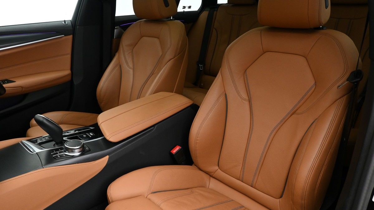 BMW 5 Series Image 4