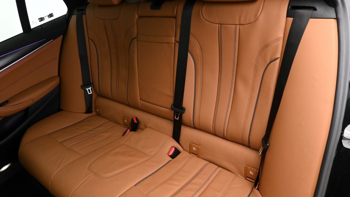 BMW 5 Series Image 5