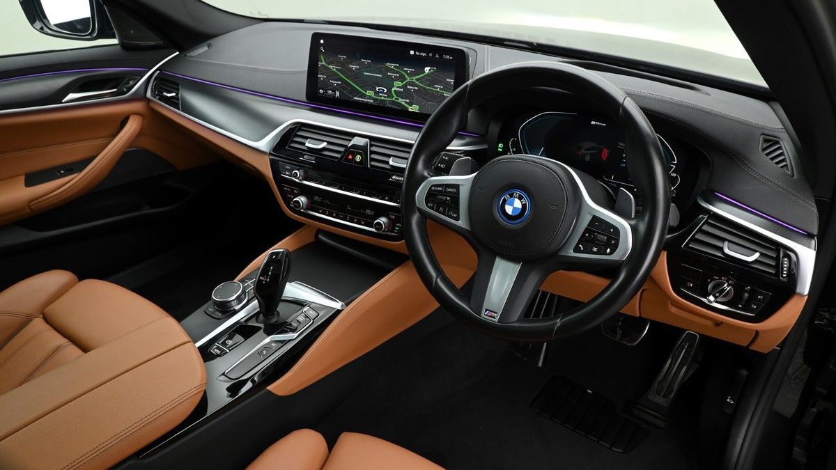 BMW 5 Series Image 3