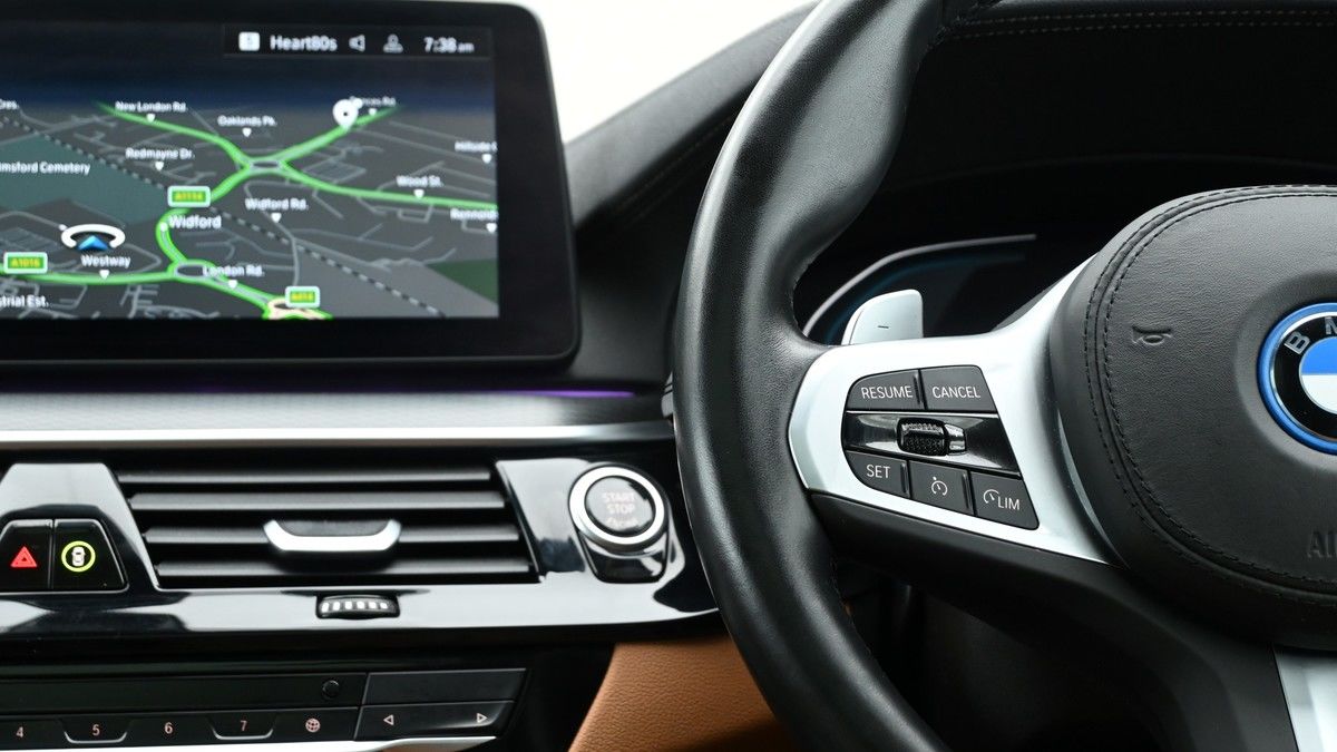 BMW 5 Series Image 15