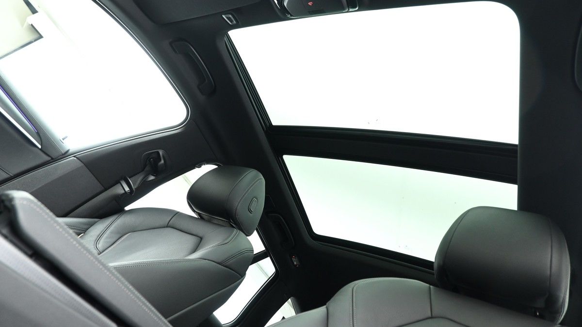 BMW 5 Series Image 2